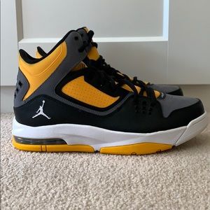 Jordan Flight 23 RST Black White Gray Gold